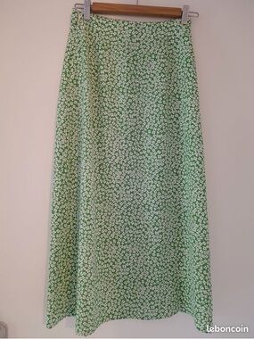 SHEIN Green and White Floral Midi Skirt